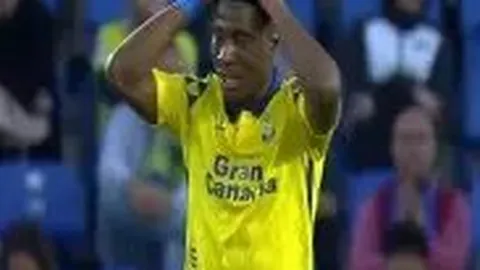 疫情肆虐下小魔兽举办狂欢派对，俱乐部公开发声谴责！泰拳冠军女友引关注